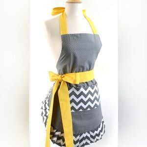 Flirty Aprons Gray & White dots & chevron pattern w/ Yellow Ties 2 front pocket